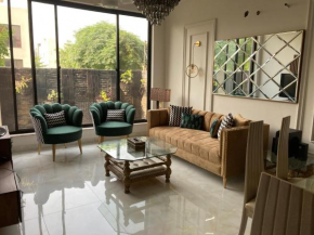 Everkind Stays - 3 Bedroom Modern Villa- DHA